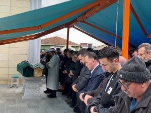 Evde Ölü Bulunan Anne Ve Oğlu Çekmeköy’de Toprağa Verildi