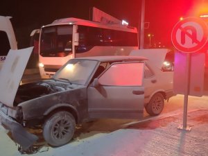 Seyir Halindeki Aracın Motor Kısmında Yangın Çıktı