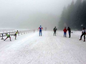 Kayaklı Koşuda Erzincanlı Sporculardan İkincilik Ve Üçüncülük Kupası