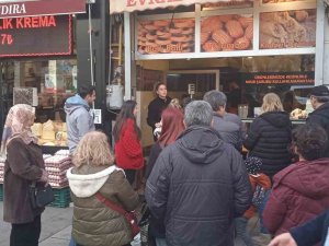 İ̇ftar Saatinde Meşhur Tatlı Kuyruğu
