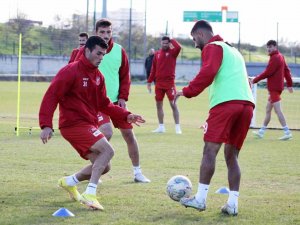 Karşıyaka’da Sakatlık Problemleri Can Sıkıyor