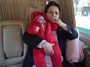 Enkaz Altından 128 Saat Sonra Çıkarılan "Gizem Bebek" Annesine Kavuştu