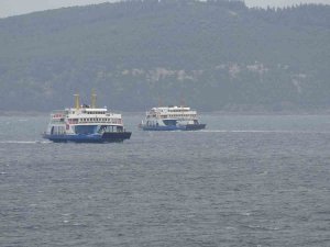 Bozcaada Ve Gökçeada’ya Bazı Feribot Seferlerine Fırtına Engeli