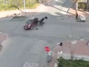 Antalya’da Motosiklet Ve Sürücüsünü Metrelerce Savuran Kaza