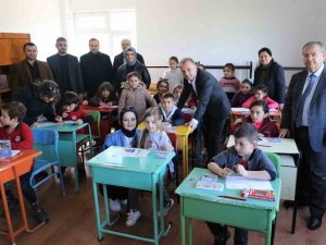 Hastaneden Okula Kitap Bağışı