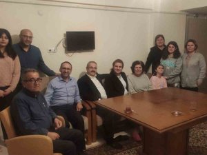 Salihli Kaymakamı Sağlam, İftarını Depremzede Aile İle Yaptı