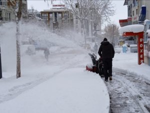 Van Büyükşehir Belediyesi’nden Nisan Ayında Karla Mücadele Çalışması