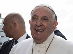 Papa Francis Hastaneden Taburcu Oldu: "Hala Hayattayım"