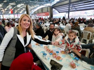 Ramazan’ın Huzuru, Paylaşmanın Güzelliği Merkezefendi’de Yaşanıyor
