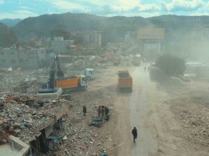 Samandağ’da Enkaz Kaldırma Çalışmaları Havadan Görüntülendi