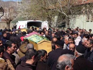 Öğretmen Oğulları Tarafından Öldürülen 6 Kişilik Aile Son Yolculuklarına Uğurlandı