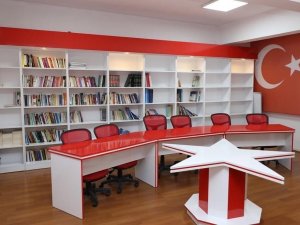 Depremde Hayatını Kaybeden Akademisyenin Adı Kütüphanede Yaşayacak