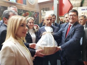 Bakan Kirişci Milas’taki Tarım Fuarına Katıldı