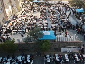 Nazilli Belediyesi’nin İftar Sofraları Dolup Taşıyor