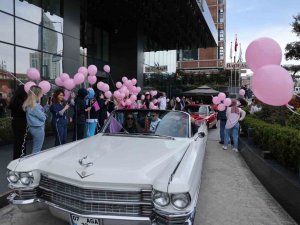 Klasik Otomobil Tutkunları Kanserde Erken Teşhise Dikkat Çekmek İçin Yola Çıktı