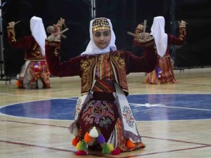 Karaman’da Halk Oyunları İl Birinciliği Yarışması