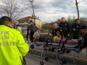 Tırın Dorsesinin Çarptığı Motosiklet Sürücüsü Yaralandı