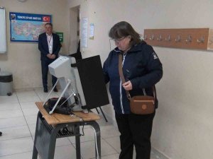 Silivri’de Yaşayan Çifte Vatandaşlar Oylarını Kullanıyor