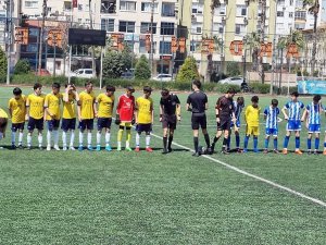 Yönetici Hakeme Kafa Attı, Maç Tatil Edildi