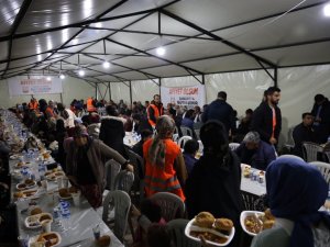 Beyazgül Bozova’da Vatandaşlarla İftar Açtı