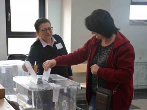 Bulgaristan’daki Erken Genel Seçim İçin Sandığa Koştular