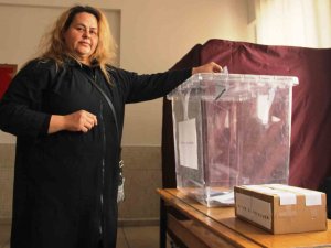 Konya’da Çifte Vatandaşlar Bulgaristan Seçimleri İçin Sandık Başına Gitti