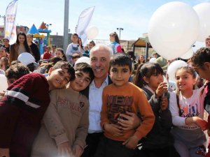 Akdeniz Belediyesinden Depremzede Çocukların Yüzünü Güldüren Etkinlik