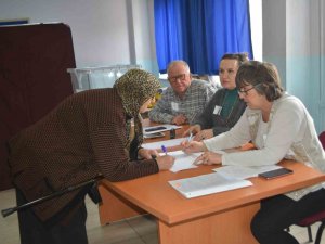 Çifte Vatandaşlar Bulgaristan’daki Seçimler İçin Sandık Başına Gittiler