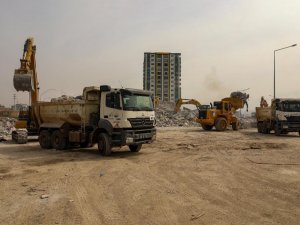 Van Ekibi, Malatya’da 7 Bin 300 Kamyon Hafriyat Taşıdı