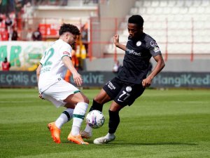 Spor Toto Süper Lig: Ümraniyespor: 0 - Konyaspor: 0 (İ̇lk Yarı)