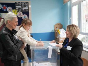 Bilecik’te Çifte Vatandaşlar Bulgaristan Genel Seçimleri İçin Sandığa Gitti