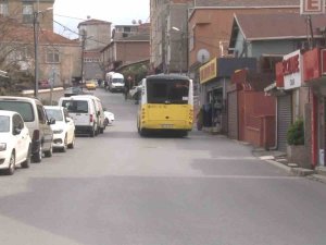 Beykoz’da Vatandaşa İ̇ett Otobüsü Çarptı, Yakını Otomobil İle Kalabalığa Daldı