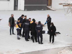 Sahurda Evinden Ayrılan Genç, 11 Katlı Bina İnşaatında Ölü Bulundu