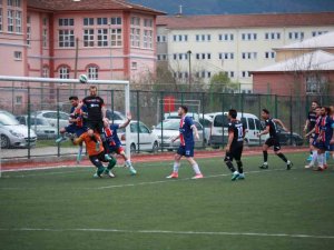 Kırmızı Kartların Havada Uçuştuğu Maçta Kazanan Olmadı