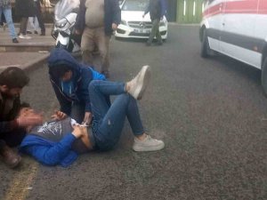 Liseli Gençler Arasında Bıçaklı Kavga: 1 Yaralı