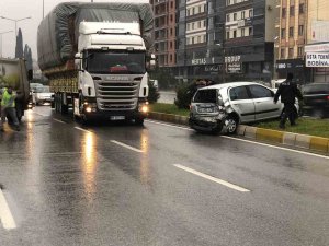 Balıkesir’de Zincirleme Trafik Kazası: 4 Yaralı