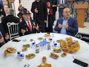 Bakan Çavuşoğlu: "Hem Sahada Güçlüyüz Hem Masada Güçlüyüz"