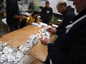 Bulgaristan’da Sandık Çıkış Anketlerine Göre Batı Yanlısı Koalisyon Seçimi Önde Götürüyor