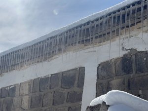 Ağrı’da Kar Yağışının Ardından Don Etkili Oldu