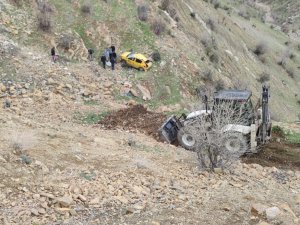 Şırnak’ta Ticari Taksi Şarampole Yuvarlandı: 1 Yaralı