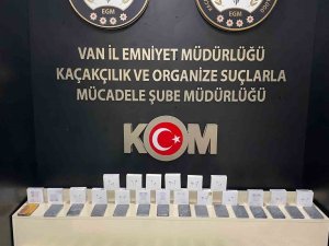 Van’da 56 Adet Kaçak Cep Telefonu Ele Geçirildi