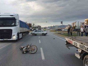 Babanın Öldüğü, Oğlunun İse Ağır Yaralandığı Kaza Güvenlik Kamerasında
