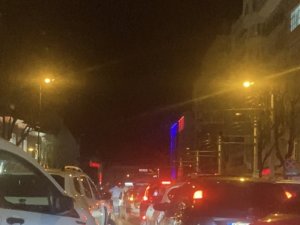 Asker Konvoyu Trafiği Durma Noktasına Getirdi