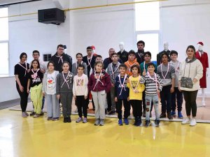 Çocuklar İzciliği Ve İklimi Öğreniyor