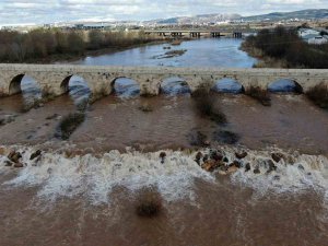 Kızılırmak Mevsim Yağışlarıyla Coştu