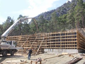 Asat Kemer’de Su Deposu İnşa Edip İçmesuyu Hatlarını Yeniliyor