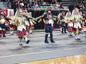 Okulların Halk Oyunları Şöleni İzleyenleri Büyüledi