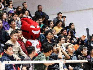 Aliağa Petkimspor, Taraftarı Önünde Kazanmaya Devam Ediyor