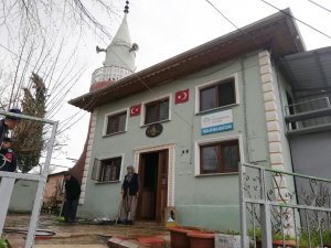 Tarihi Camide Korkutan Yangın