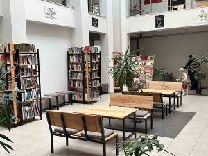 Atık Malzemelerden Kütüphane Kurdular